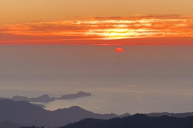 PR1 Sunrise Pico do Arieiro Self-Guided Hiking Transfer - Starting at Pico do Arieiro: the sunrise payoff (and the cold reality)