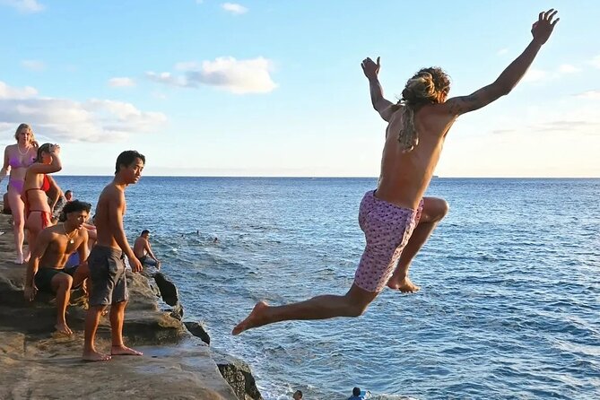 Private Bucket List Adventure Day- Hikes, Beaches, Waterfalls - A private Oahu adventure day that mixes waterfalls, swimming, and ridge views