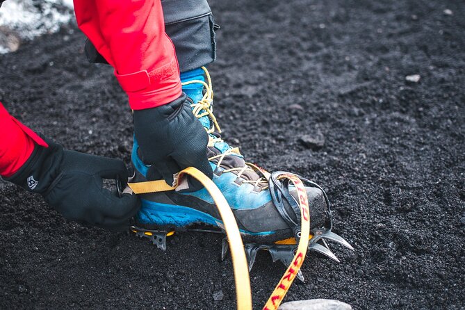 Private Guided Hike Experience on Sólheimajökull Glacier - Gear up at the Sólheimajökull parking lot: what’s provided and what to wear