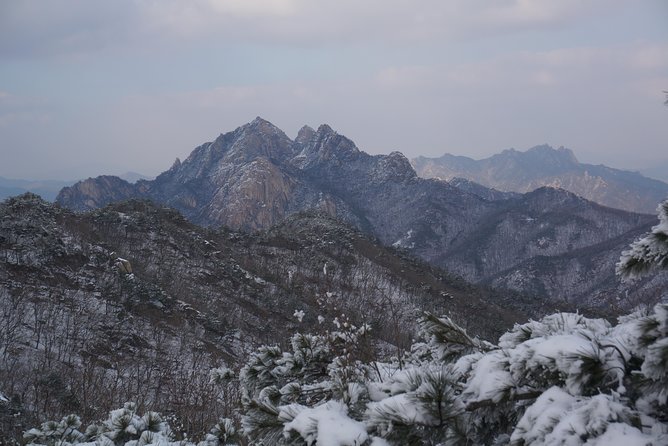 Private Hiking tour to Bukhansan Peak(Baegundae: 836.5m) with Mountain Expert - Hiking to Baegundae Peak (836.5m): What the Climb Feels Like