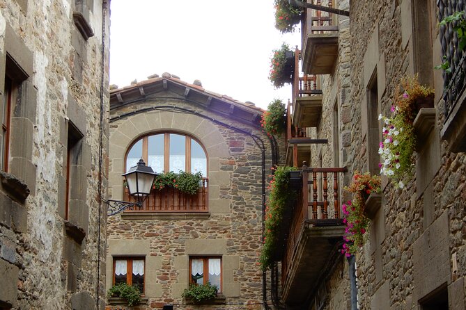 Private Pre-Pyrenees Medieval Village Hike from Barcelona - Price and value: why $425.38 can make sense