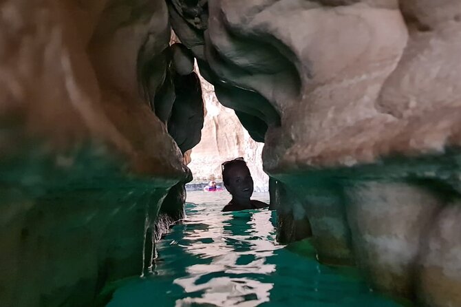 Private Tour Wadi Shab & Sinkhole Tour – Swim, Hike & Explore - Timing and itinerary flow: Wadi Shab, sinkhole, then Fins Beach