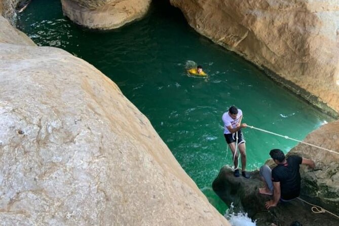 Private Tour Wadi Shab & Sinkhole Tour – Swim, Hike & Explore - The guide makes a difference: pacing, patience, and safety