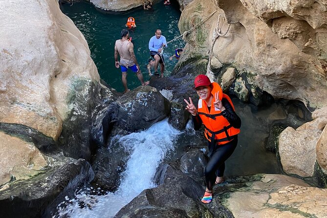 Private Tour Wadi Shab & Sinkhole Tour – Swim, Hike & Explore - The cave waterfall route: how the hike turns into a swim
