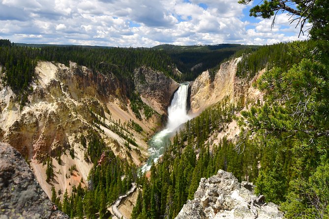 Private Yellowstone Tour: ICONIC Sites, Wildlife, Family Friendly Hikes + lunch - Guides that make the day feel personal: names you can ask for