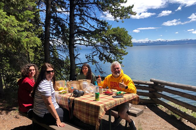Private Yellowstone Tour: ICONIC Sites, Wildlife, Family Friendly Hikes + lunch - Lunch on Yellowstone Lake: why included food is more than a perk