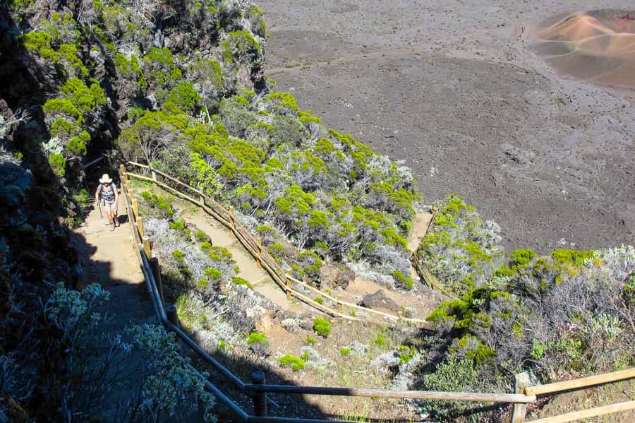 Réunion: Piton de la Fournaise Guided Volcano Hike - First views from Pas de Bellecombe: where the route makes sense