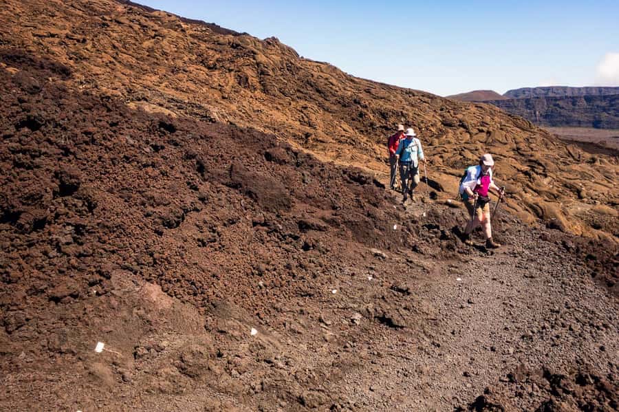 Réunion: Piton de la Fournaise Guided Volcano Hike - Climbing toward the Dolomieu crater rim near La Soufrière