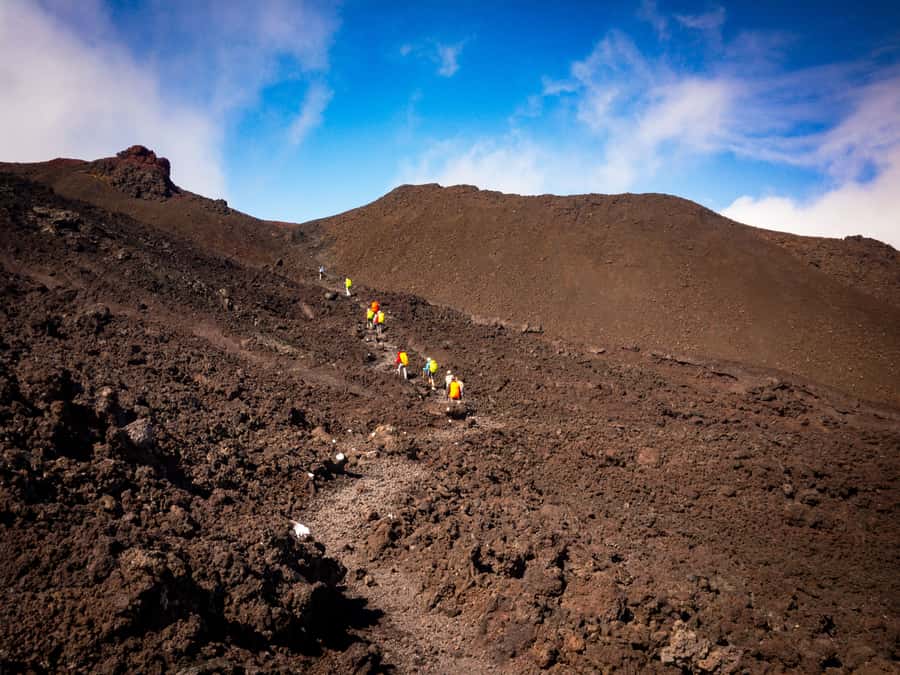 Réunion: Piton de la Fournaise Guided Volcano Hike - The quieter platform view of Dolomieu and Bory