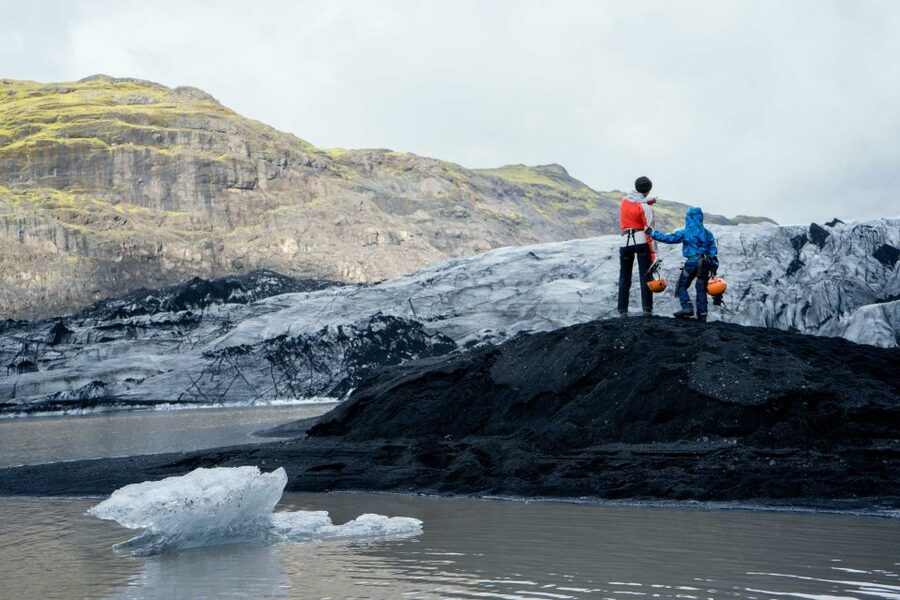 Reykjavik: Glacier Hike, Waterfalls and Black Sand Beach - What you should wear and pack for this kind of Iceland day
