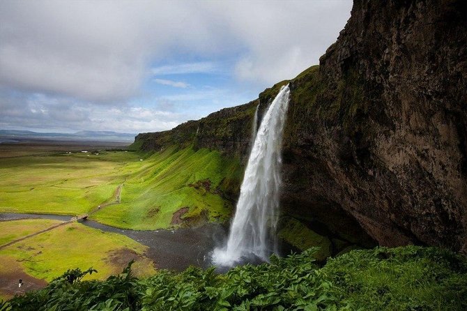 Reykjavik: South Coast, Waterfalls & Glacier Hike Small-Group - Lunch Breaks and Photo Time: How to Pack for a Long South Coast Day