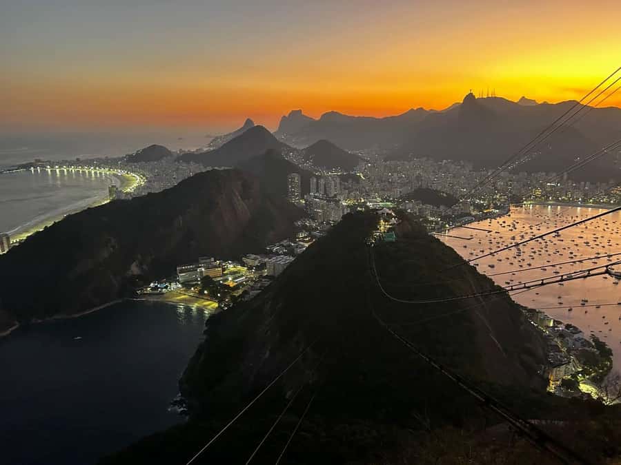 Rio De Janeiro: SUGARLOAF MOUNTAIN HIKE & CLIMB - Meeting in Urca: the 4-hour rhythm and what to expect