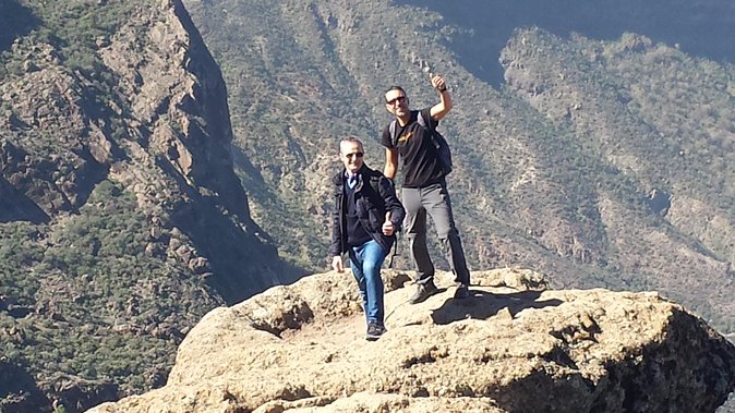 Roque Nublo: hiking on volcanoes with Sky Rebels - Lunch that actually fuels the day: picnic brunch style