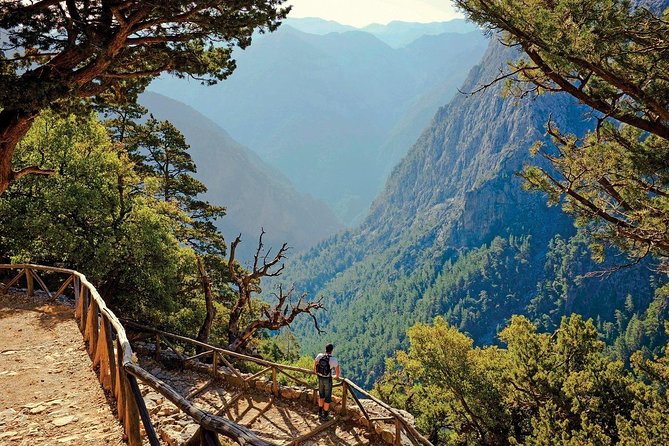 Samaria Gorge Hike - Omalos and the Xyloskalo stop: plan your energy here