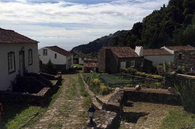 Sanguinho Hike from Ponta Delgada - Lunch and comfort: included, practical, and actually useful
