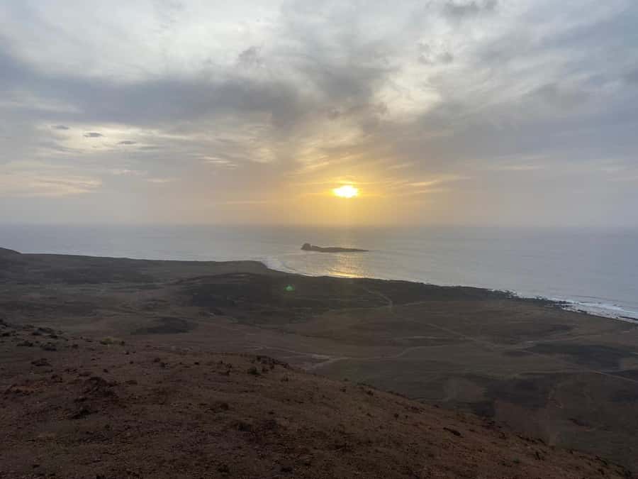 Santa Maria: Guided Coastal Hike & Monte Leão Sunset - The vibe: a real coastal hike that ends with a proper sky show