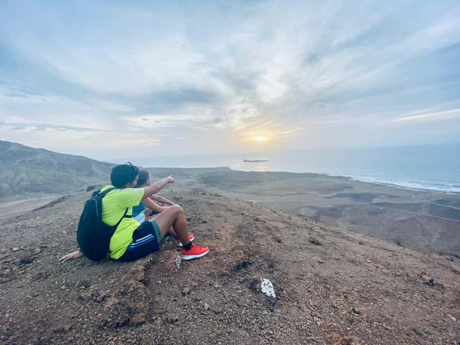 Santa Maria: Guided Coastal Hike & Monte Leão Sunset - Pace, heat, and footwear: how to enjoy it instead of just surviving it