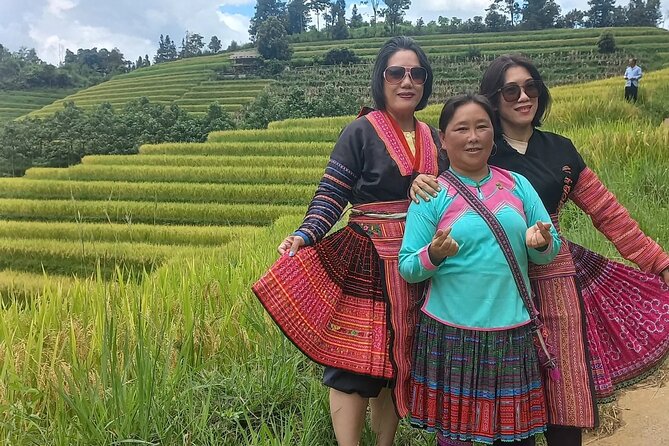 Sapa Trekking / Hiking through Sapa Valley with native Hmong - Day 2 in Hoang Lien National Park: Trails, Forest, and Waterfalls