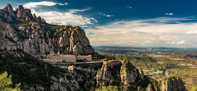 Semi-Private Montserrat Monastery, Funicular & Scenic Nature Walk - Key Things You’ll Notice