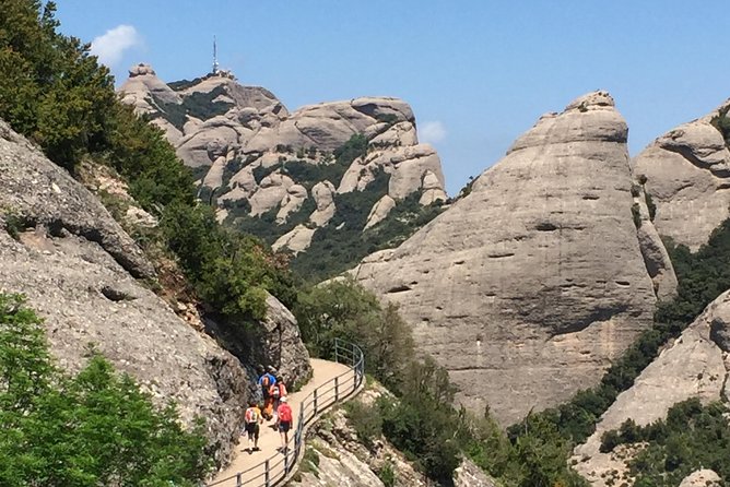 Semi-Private Montserrat Monastery & Hiking Experience - Abadia de Montserrat: basilica time without rushing