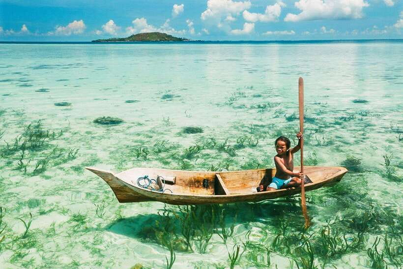 Semporna: Bohey 3 Islands Hike, Snorkel/Dive Tour with Lunch - Sibuan Island: remote bay snorkel with blue sand and stone arch views