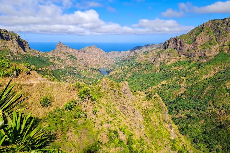Serra Malagueta: Principal Valley Hike & Lunch with Locals - Guide and group dynamics: what to expect from different languages and styles