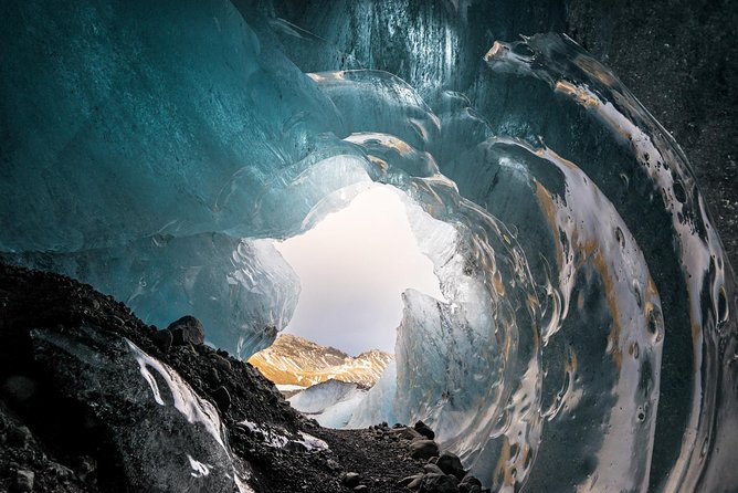 Skaftafell: Blue Ice Cave & Glacier Hike on Vatnajökull - Gear Up Fast: Crampons, Helmet, Axe, Harness (and Shoe Limits)