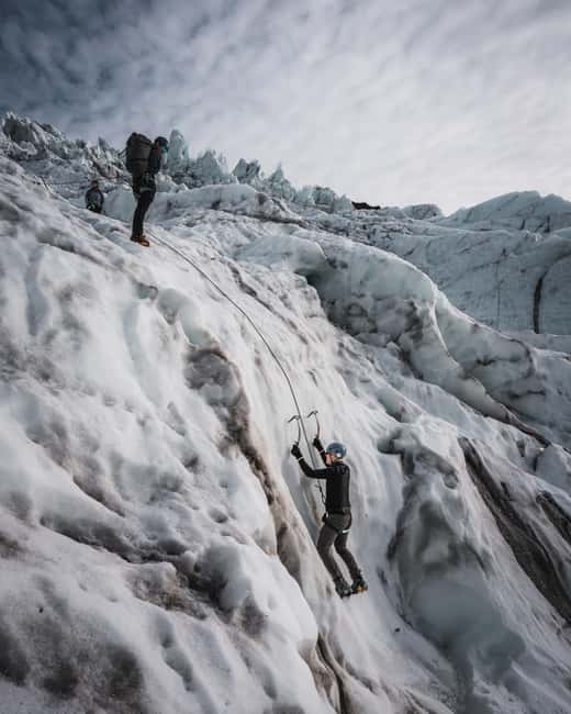 Skaftafell: Glacier XTreme - Hike & Ice Climbing Adventure - Why the max 6 people per guide feels like a safety advantage
