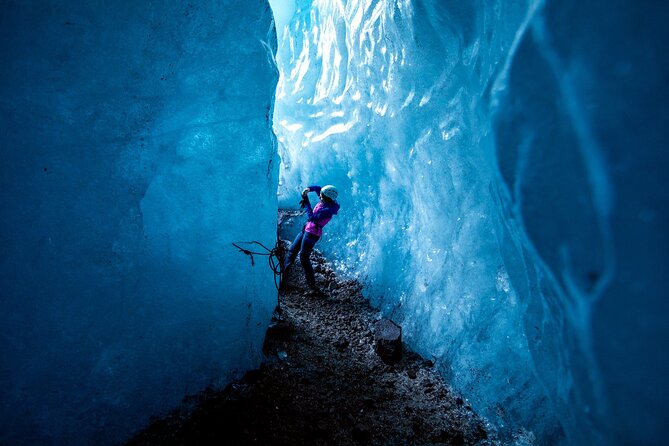 Skaftafell Ice Caving & Glacier Hike - Weather, clothing, and the “operate in all weather” truth