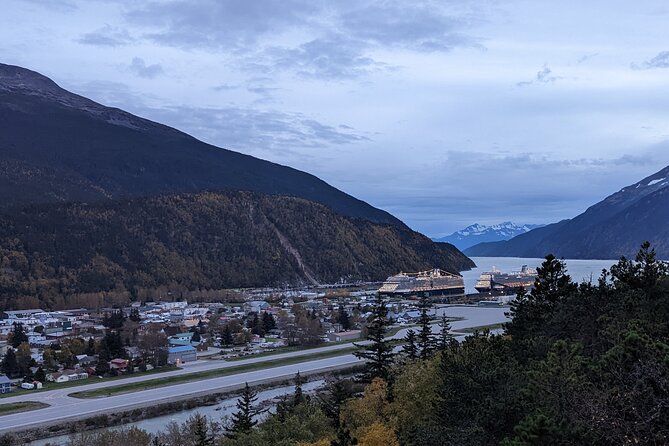 Skagway City and Summit Tour - How the bus style makes this tour work