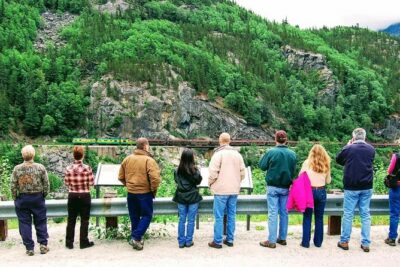 Skagway Shore Excursion: White Pass Summit and Skagway City Tour - Your first 15–30 minutes: Skagway looks different from the Overlook