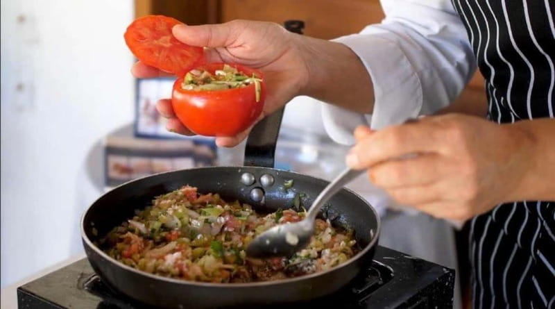 Skiathos: Dog Shelter Visit, Hike & Cooking Class with Lunch - Maria’s taverna cooking class: learning how Greek meals are made at home
