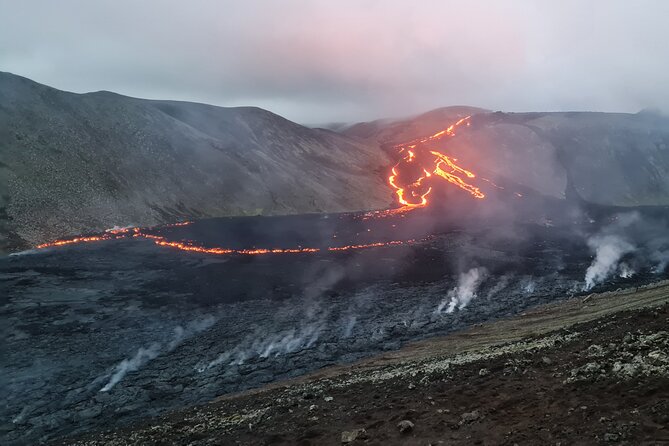 Small Group Volcano Hike with a Professional Geologist - From the GrænaborgEiríksgata meet-up to the lava field: simple logistics, real-time timing