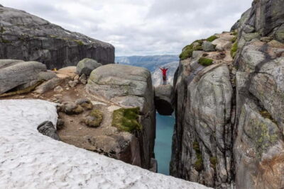 Stavanger: Kjerag Summer Hike with Packed Lunch - The Stavanger pickup and the Eagle’s Nest approach