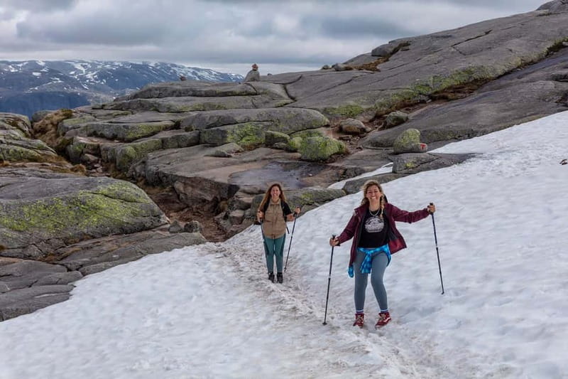 Stavanger: Kjerag Summer Hike with Packed Lunch - Lunch on the cliff: views first, then the boulder choice