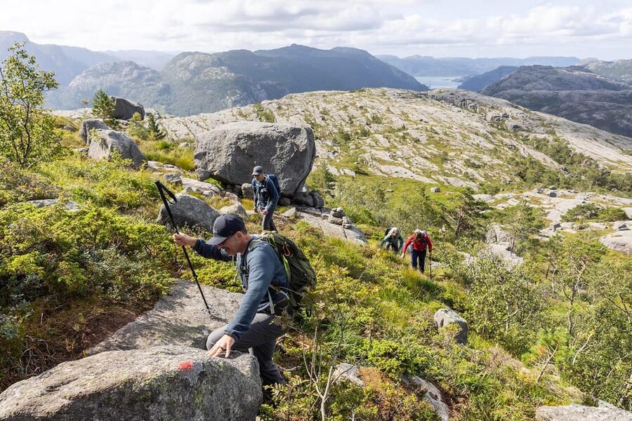 Stavanger: Preikestolen Hidden Trail Hike + Canoe + Lunch - The guide factor: safety, pacing, and local details