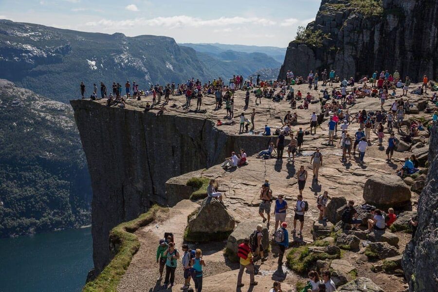 Stavanger: Preikestolen (Pulpit Rock) Hike with Local Guide - The Hike Up: Woods, Streams, and a Steep First Stretch