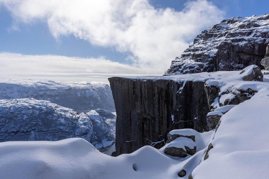 Stavanger: Preikestolen Winter Hike + Hot Lunch - The Climb to Pulpit Rock: Timing, Effort, and the 604-Meter Payoff