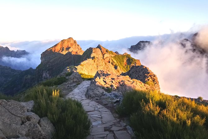 Sunrise Guided Hike PR1 Pico do Areeiro Pico Ruivo small group - What you get for the money: price, guide quality, and the €3 tax