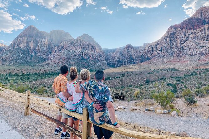 Sunset Hike and Photography Tour near Red Rock with Optional 7 Magic Mountains - Spring Mountain Ranch State Park: Sandstone Cliffs and Short Hikes