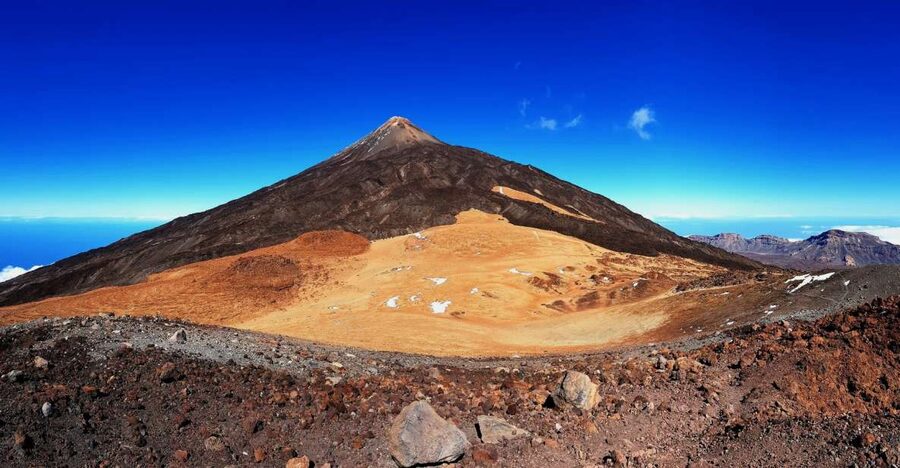 Tenerife: Teide Peak Hiking 3715m - The volcanic trail: colors, traction, and why gear matters