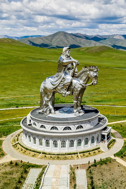 Terelj National Park: Tour with horse riding and hiking - Eagle photo time and optional hiking: what you can control