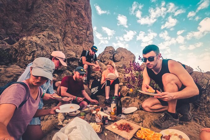 The Volcano Heart Tour: Hiking, Tasting and Sunset Experience - Food, photos, and small perks that make the day easier