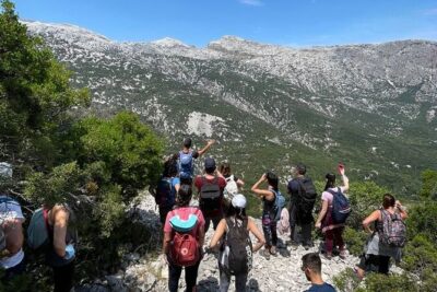 Tiscali mount guided hike - The 6 km trek through woods, karst paths, and a narrow cleft