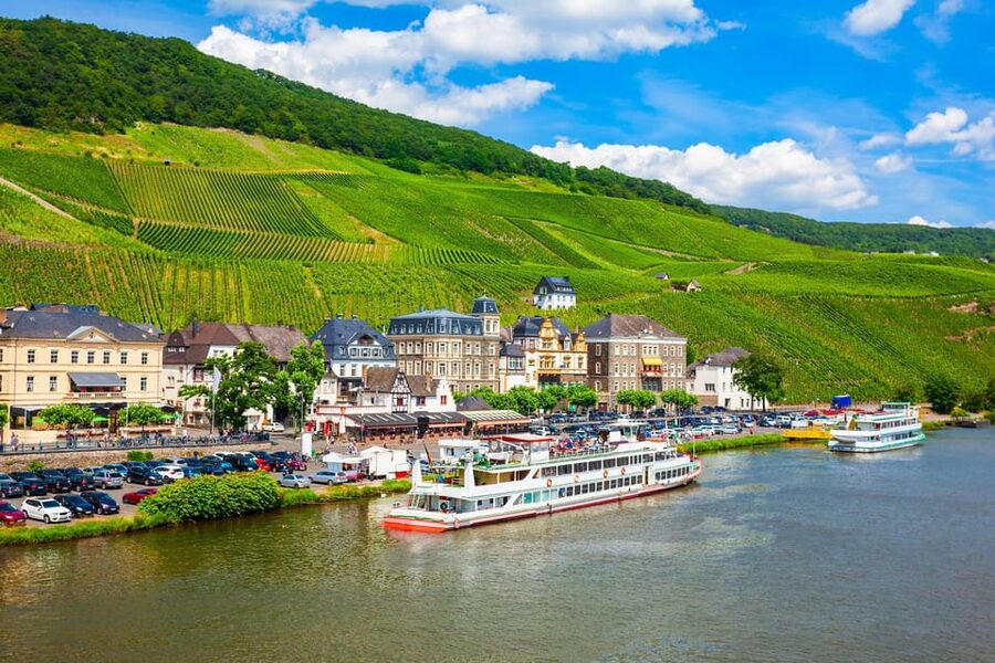 Traben-Trarbach / Bernkastel-Kues, Moselle: Wine experience hike - A Scenic Moselle Boat Ride to Kröv