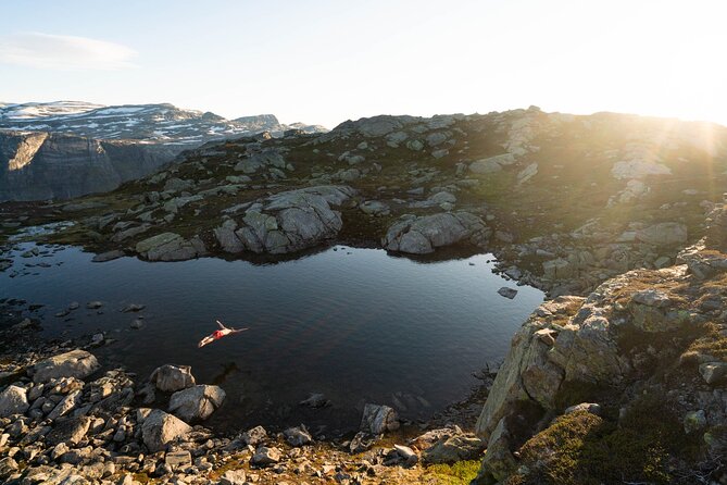 Trolltunga Classic Overnight Hike - Who should book this overnight Trolltunga hike (and who shouldn’t)