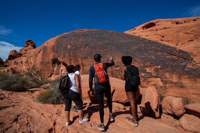 Valley of Fire Guided Hiking Tour and Mojave Desert Adventure - Small-Group Morning Logistics: 7 a.m. pickup and a clear 7-hour plan