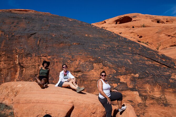 Valley of Fire Guided Hiking Tour and Mojave Desert Adventure - Atlatl Rock: petroglyphs, canyon walls, and a staircase climb