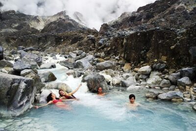 volcano hike and jungle trekking adventure - The volcano hike: crater walking and a lava-floor thrill