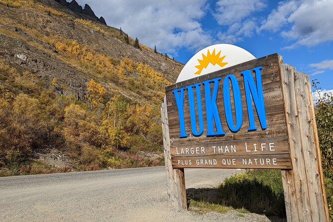 Wild Adventure Yukon Tour into Canada including City and Summit - Emerald Lake and Carcross Desert: easy nature breaks